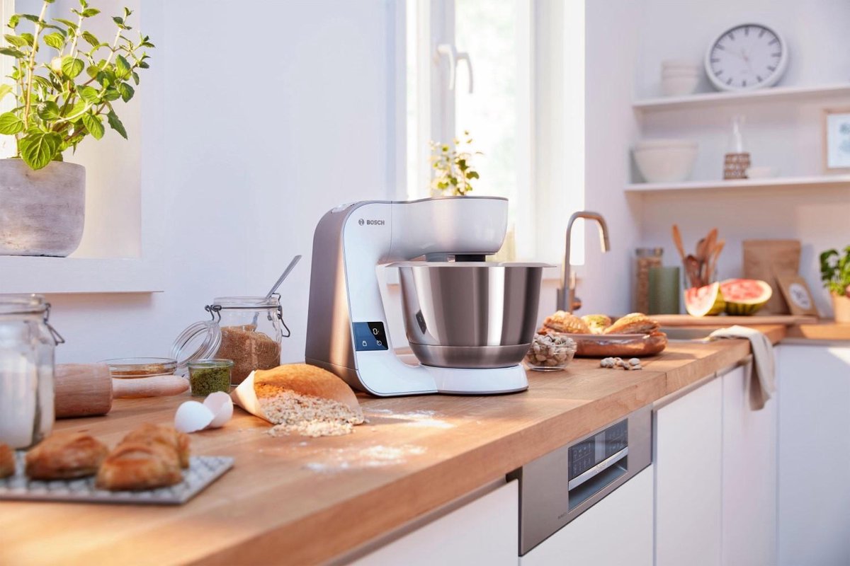 Bosch MUM5 - MUM5XW20 - Keukenmachine - 1000W - 3,9L - Met Weegschaal en Timer - Champagne test: sneller deeg kneden