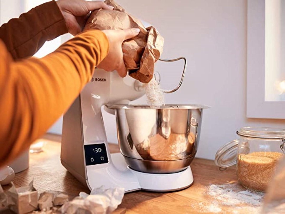 Bosch MUM5 - MUM5XW20 - Keukenmachine - 1000W - 3,9L - Met Weegschaal en Timer - Champagne test: sneller deeg kneden