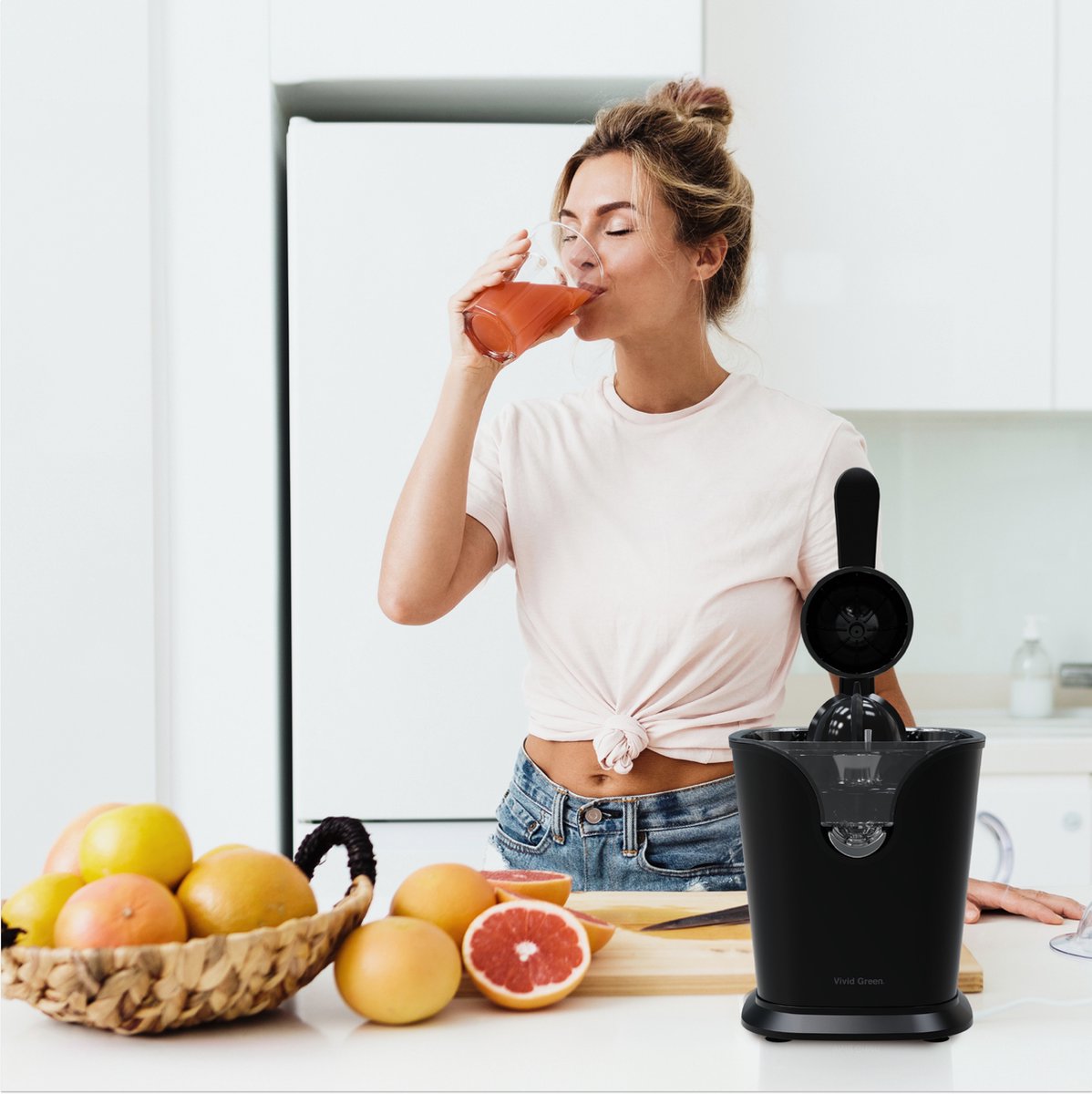 Elektrische Citruspers met Instelbaar Pulpfilter - 160W - 650ml - Sinaasappelpers -Zwart - Vivid Green review: snelle sapopbrengst en sterke prestaties