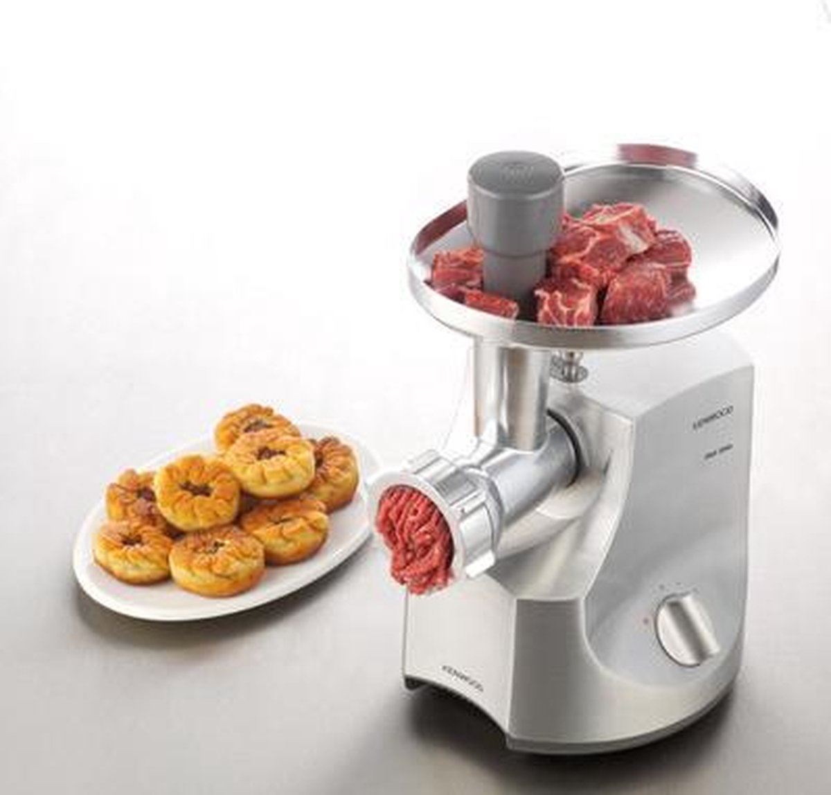 Kenwood MG700 vleesmolen review: snel gehakt, RVS kwaliteit