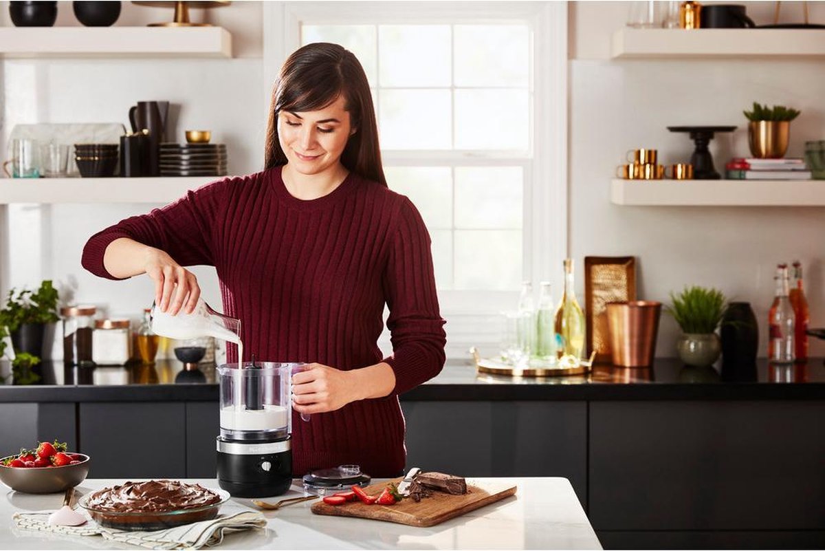 KitchenAid 5KFCB519EBM elektrische hakmolen test: sneller hakken