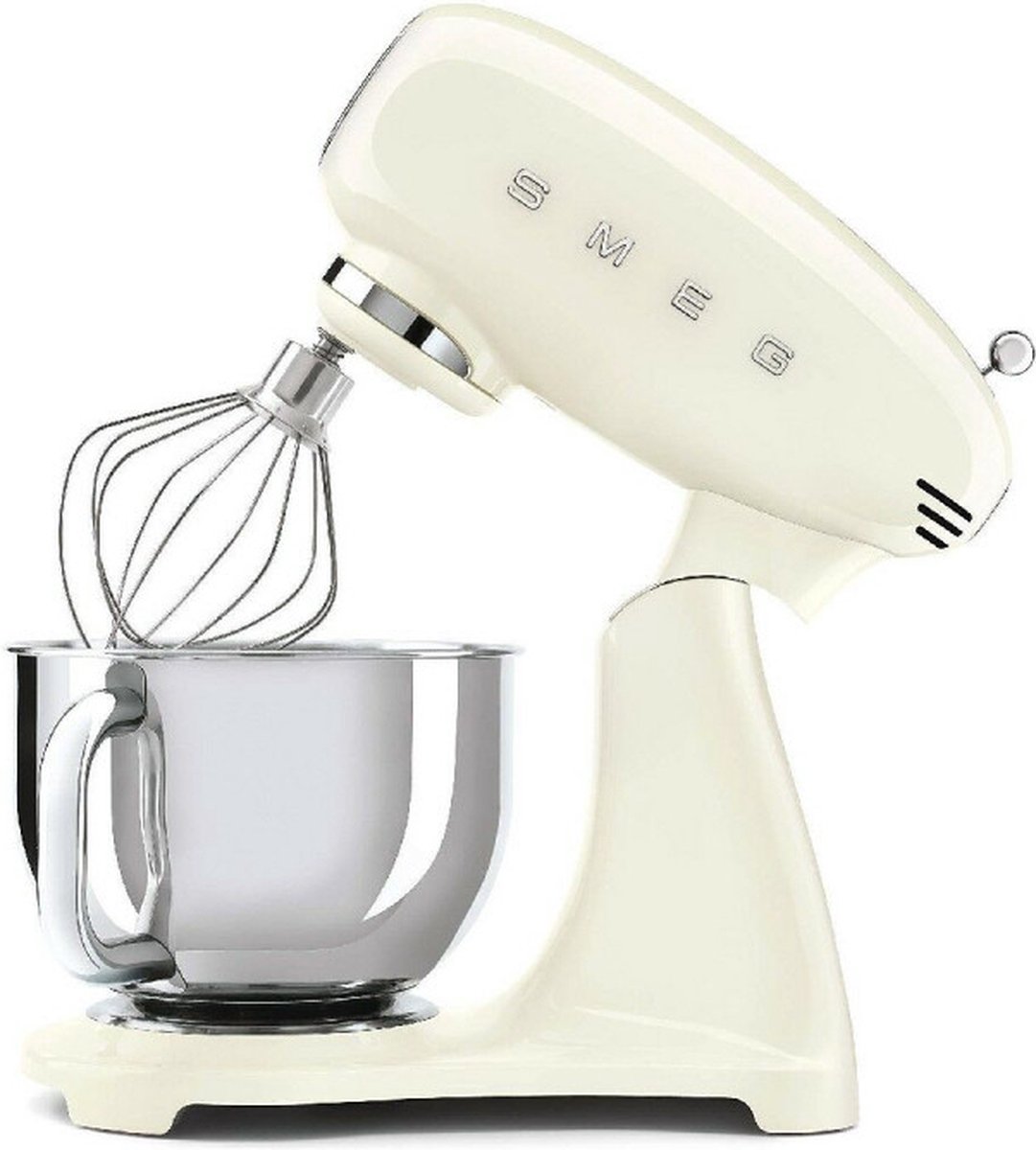 SMEG SMF03CREU test: keukenmachine kneedt brooddeeg krachtig