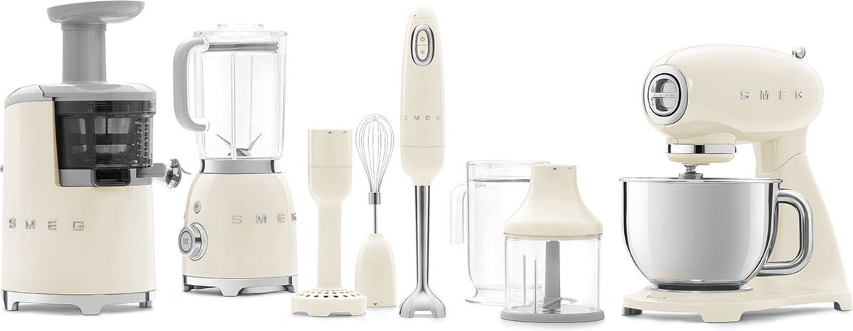 SMEG SMF03CREU test: keukenmachine kneedt brooddeeg krachtig